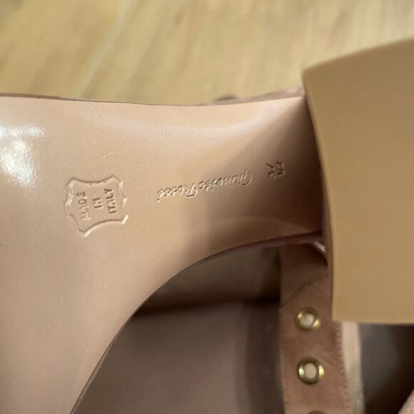 Gianvito Rossi Hayes Buckle Detail Heels Size 7.5 Tan - Picture 10 of 11